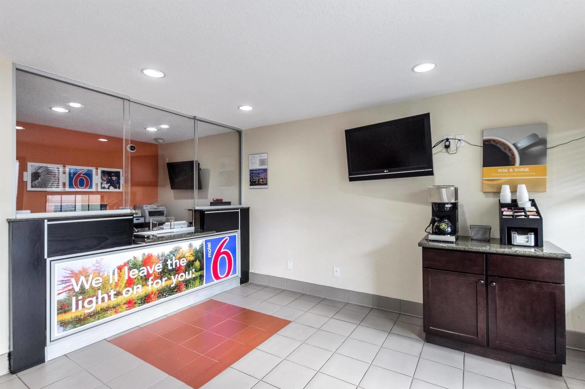 Motel 6 New Brunswick Kültér fotó