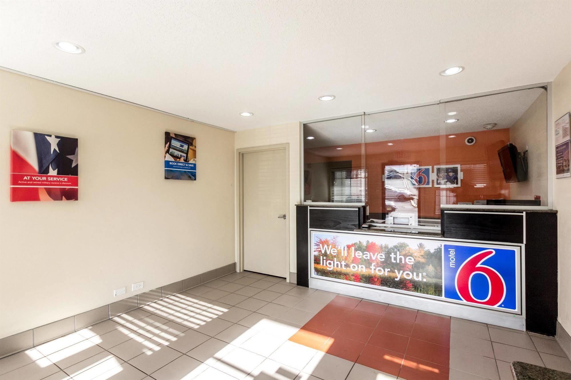 Motel 6 New Brunswick Kültér fotó